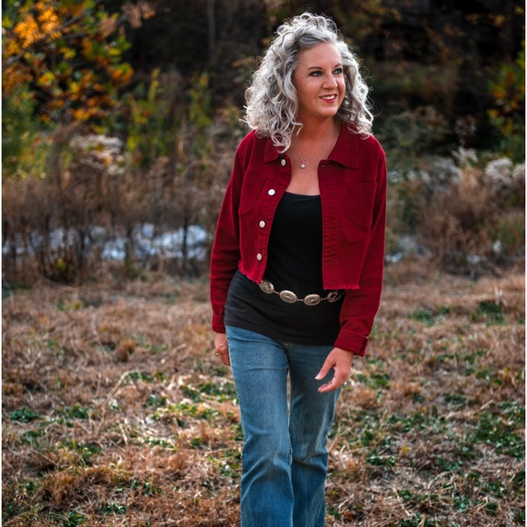 Meet your Posher, Julie - Picture 1 of 1